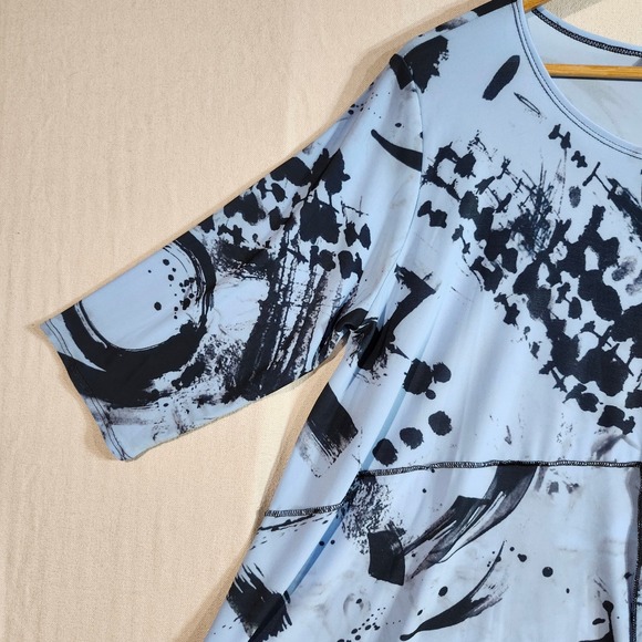 Sea & Anchor Women's Abstract Print Asymmetrical Hem 3/4 Sleeve Top‎ - Picture 5 of 12